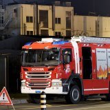 Le feu dans l'entreprise Bachem à Vionnaz était maîtrisé mardi en fin de soirée. KEYSTONE/MAXIME SCHMID